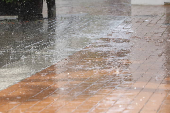 La capital riojana sufrió una fuerte tormenta este miércoles desde las dos a las tres de la tarde