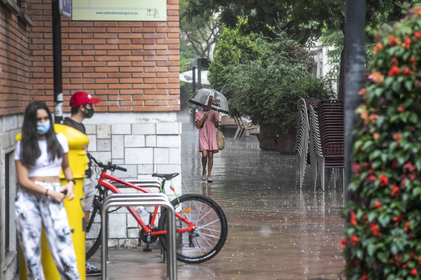 La capital riojana sufrió una fuerte tormenta este miércoles desde las dos a las tres de la tarde