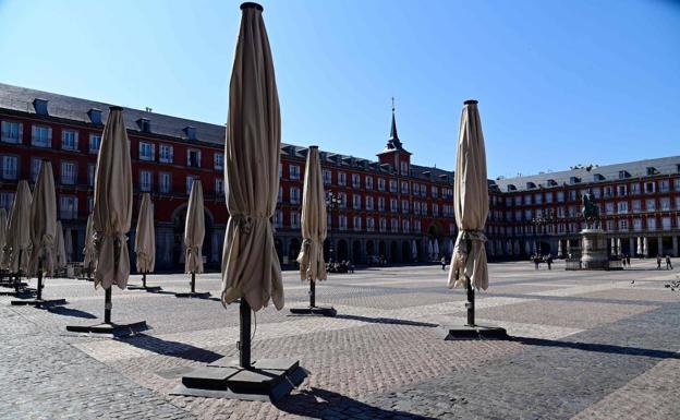 La Plaza Mayor de Madrid, vacía.