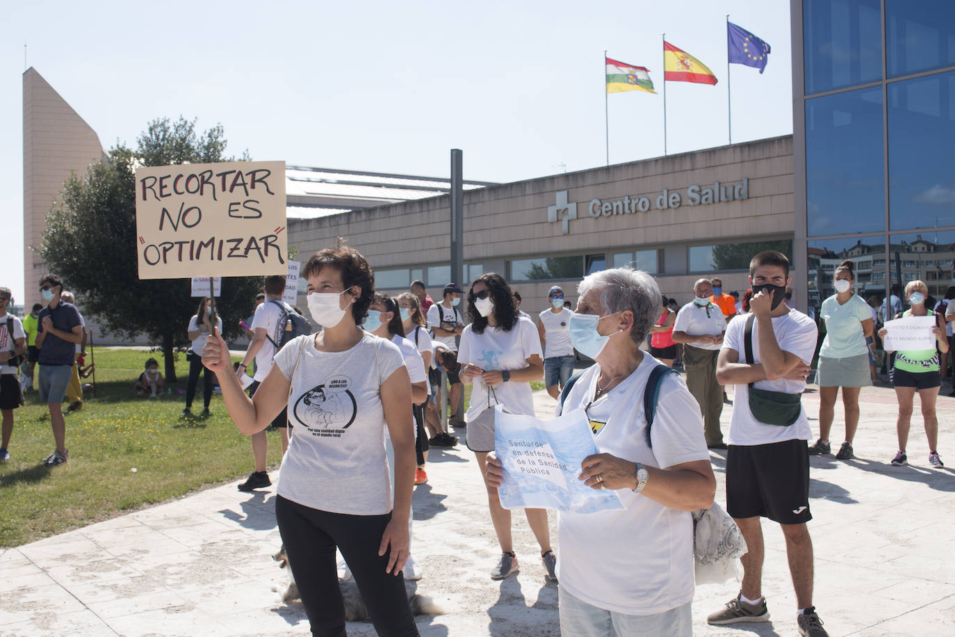 Fotos: Cerca de 300 vecinos protestan por los recortes sanitarios en Santurde, Santurdejo y Pazuengos