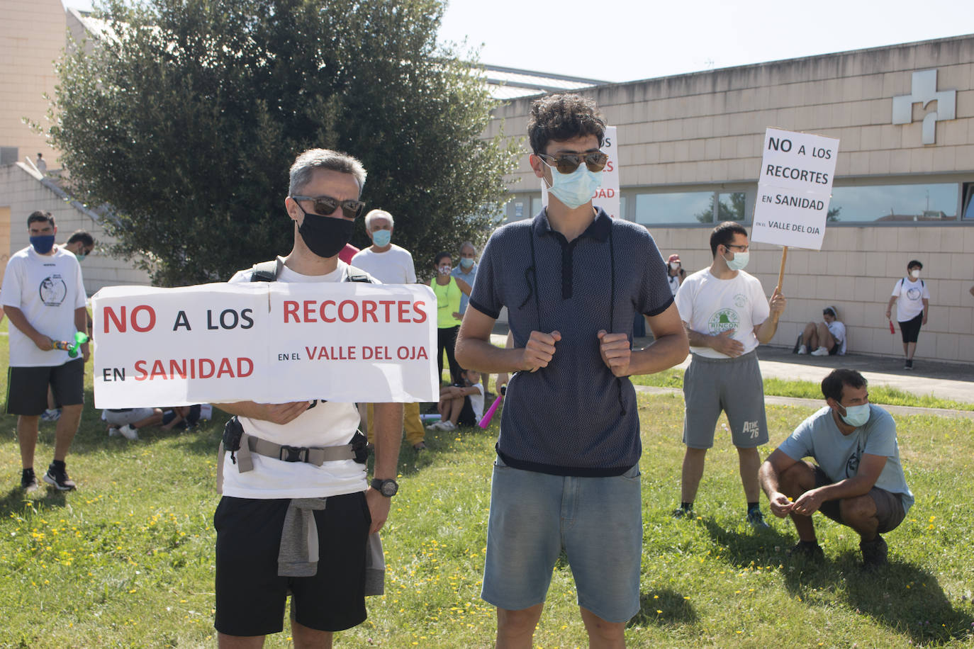 Fotos: Cerca de 300 vecinos protestan por los recortes sanitarios en Santurde, Santurdejo y Pazuengos