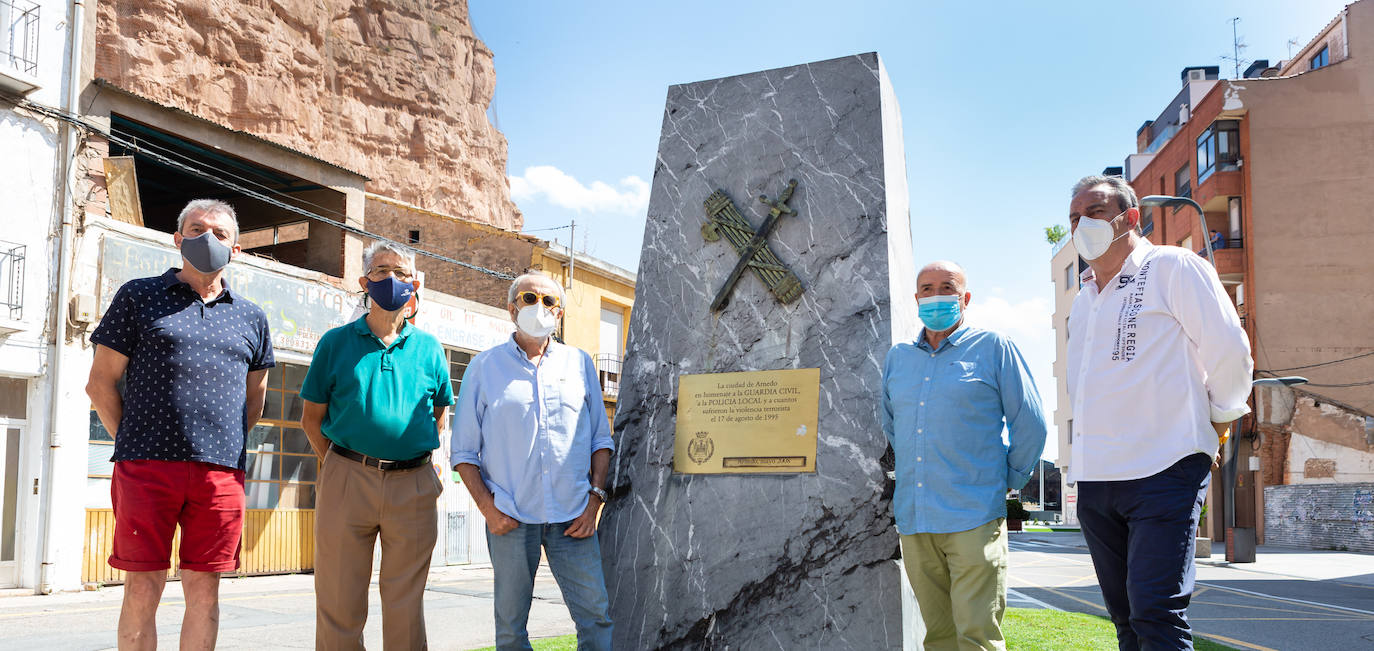 Cinco arnedanos que lo vivieron en primera fila recuerdan el atentado de ETA contra el cuartel de la Guardia Civil de la ciudad el 17 de agosto de 1995 