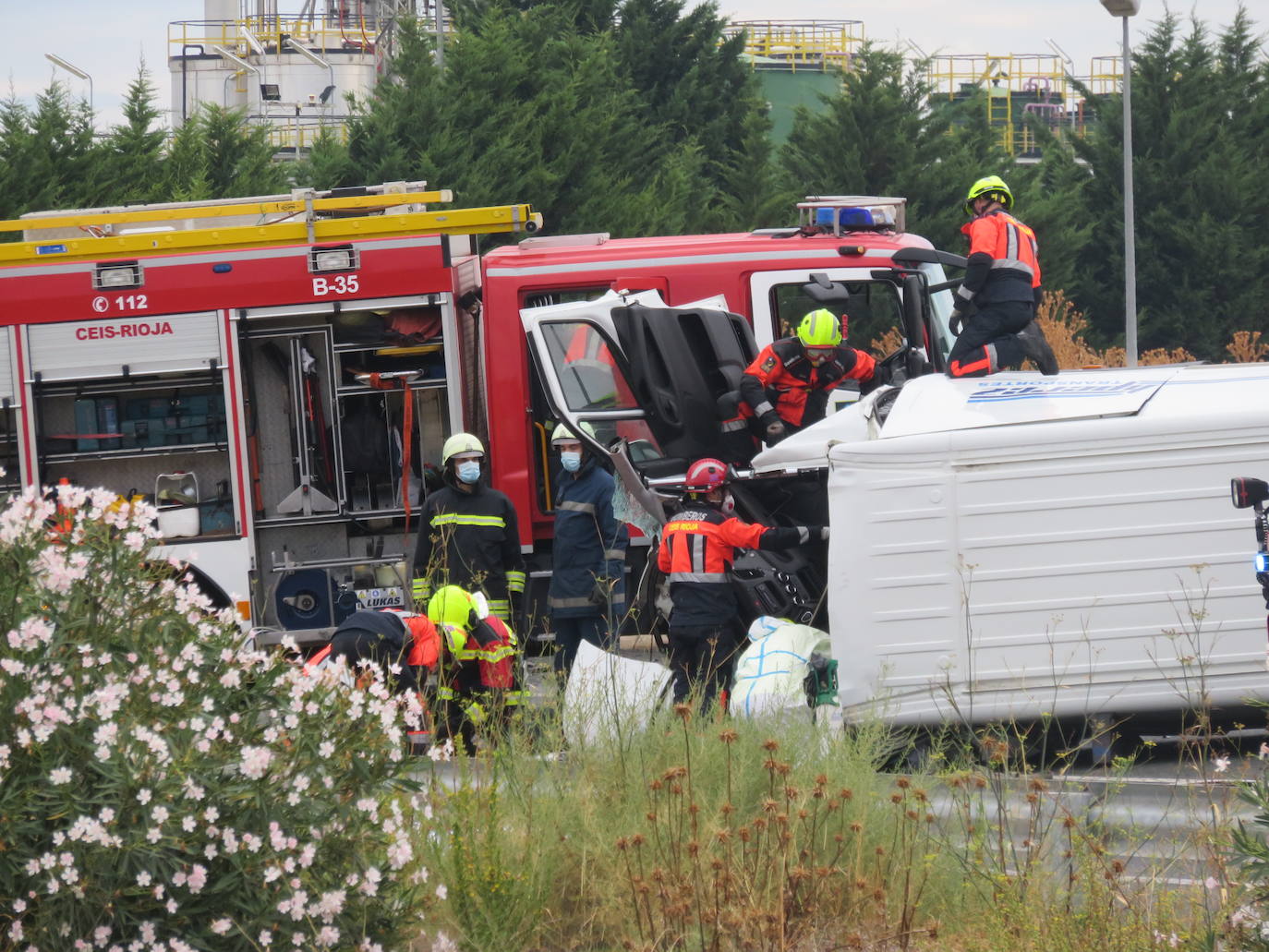 Fotos: Dos fallecidos en un accidente de tráfico en la N-232 en Alfaro