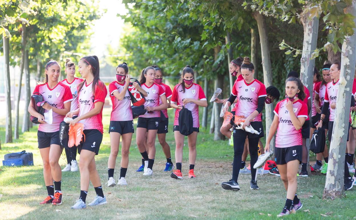 Las jugadoras del EDF, durante la presentación de esta temporada.