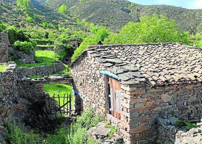 Imagen secundaria 1 - La mano negra de la despoblación