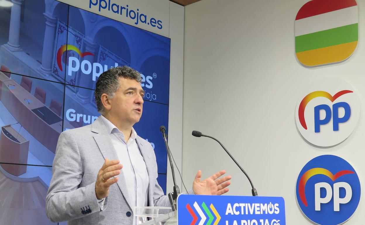 Carlos Cuevas durante la rueda de prensa. 