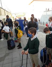 Imagen secundaria 2 - Vuelta al cole en Calahorra: en la fila, guardando las distancias