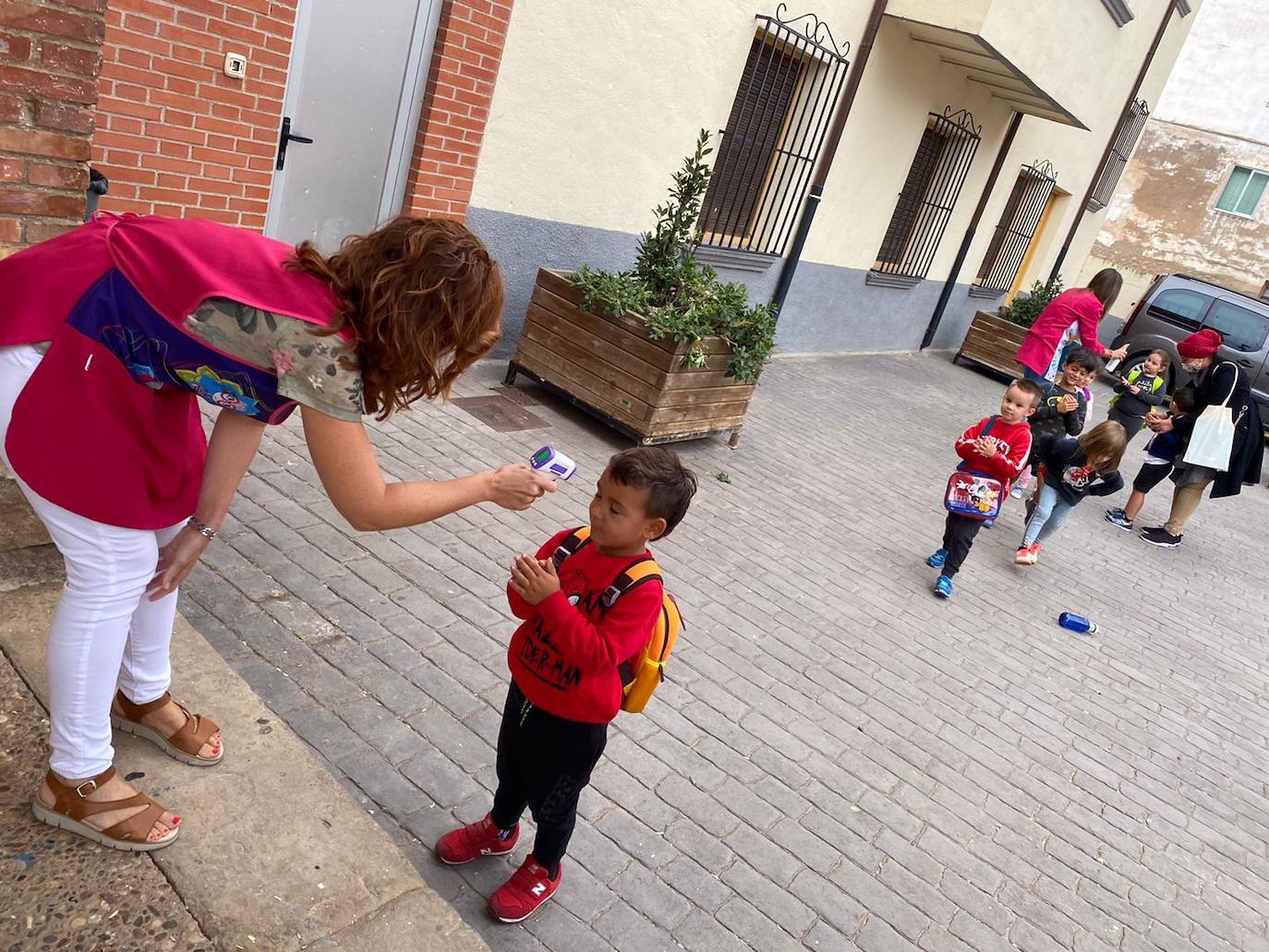 Fotos: Normalidad en la vuelta al cole del CRA Moncalvillo