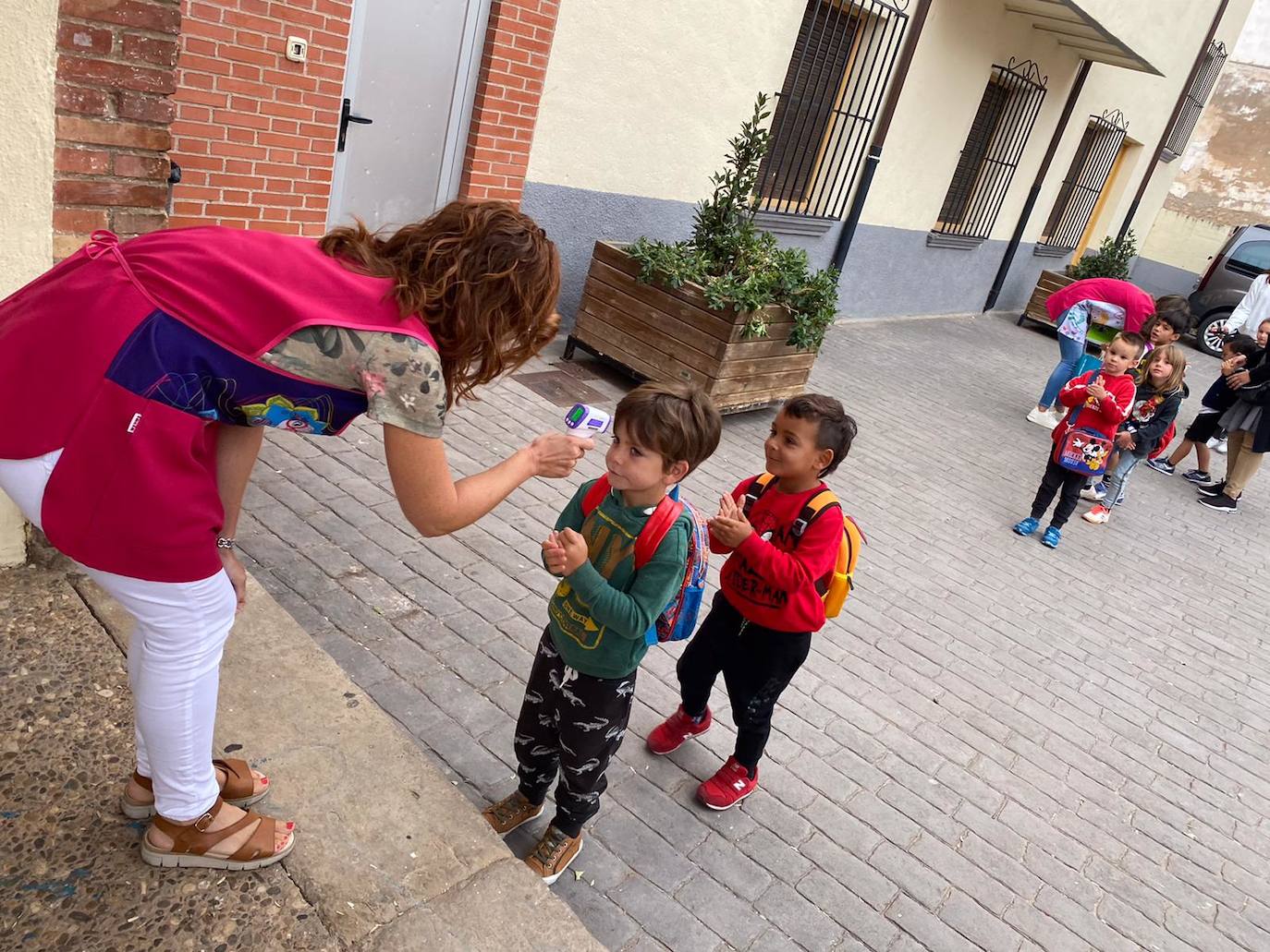 Fotos: Normalidad en la vuelta al cole del CRA Moncalvillo