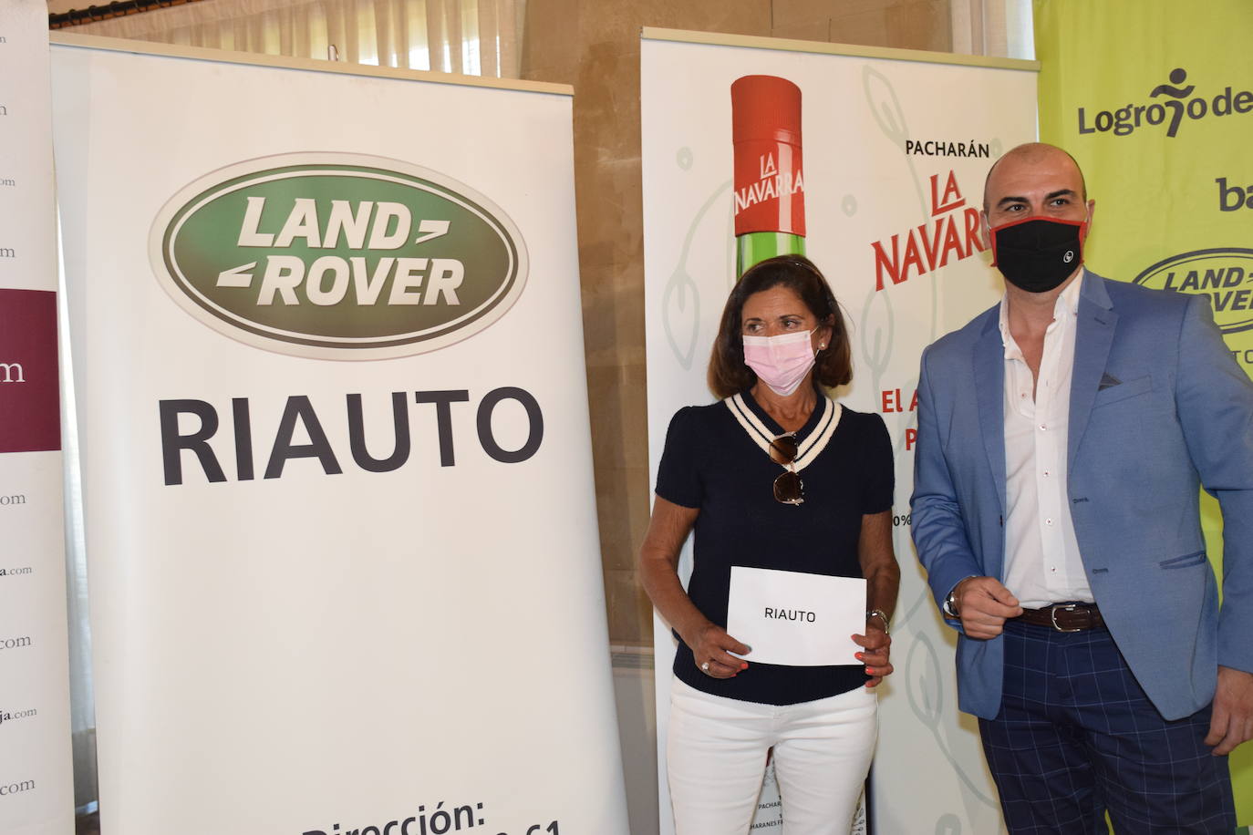 Los ganadores del Torneo Bodegas Altanza recogieron sus premios en El Campo de Logroño.