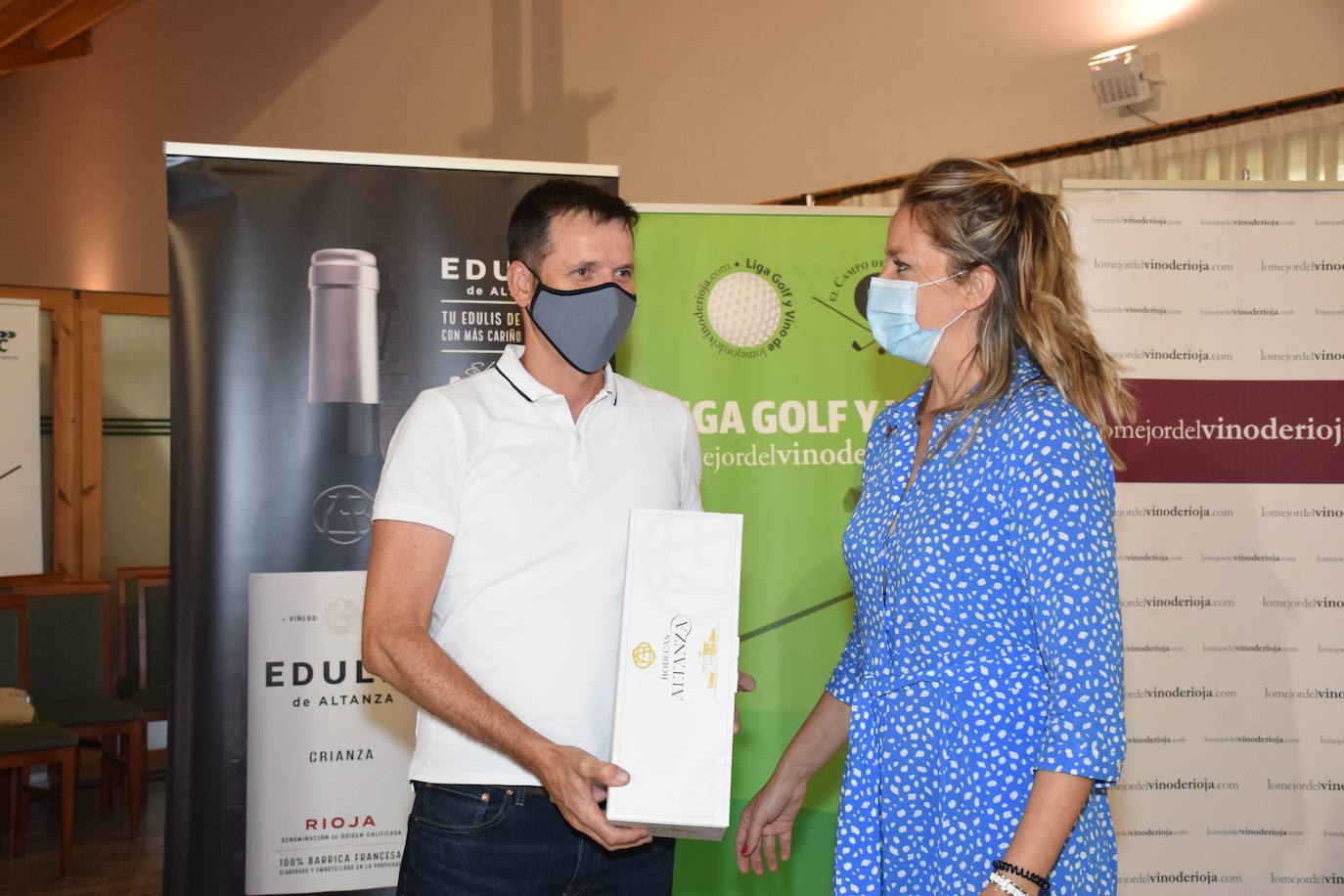 Los ganadores del Torneo Bodegas Altanza recogieron sus premios en El Campo de Logroño.