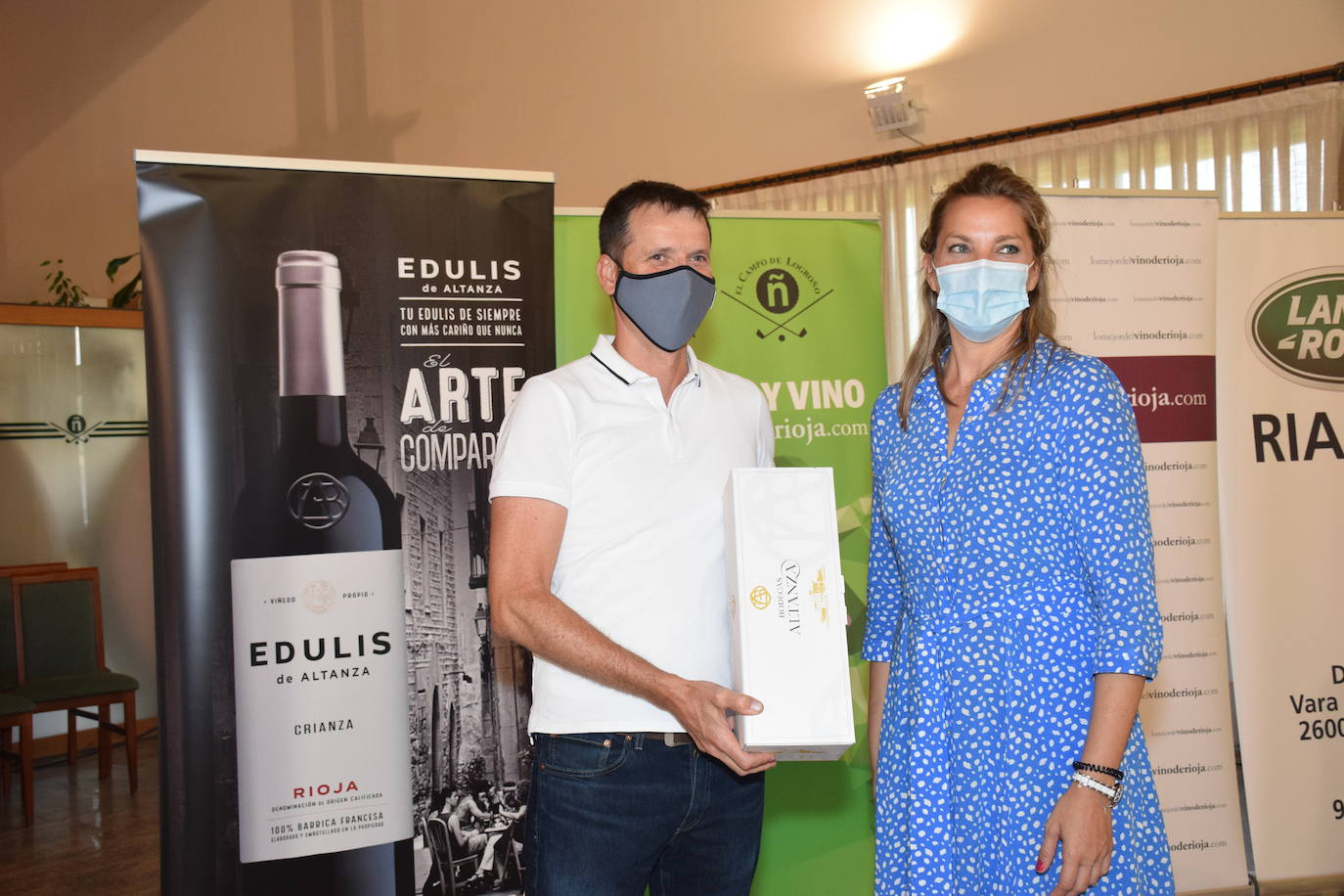 Los ganadores del Torneo Bodegas Altanza recogieron sus premios en El Campo de Logroño.