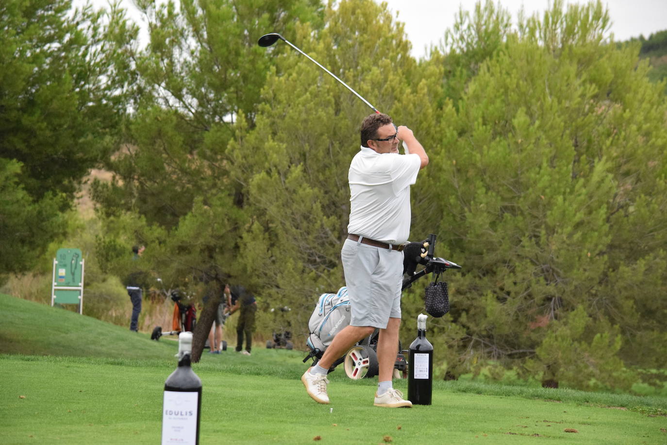 Los jugadores disfrutaron de una nueva jornada de golf en el Torneo Bodegas Altanza, de la Liga de Golf y Vino.