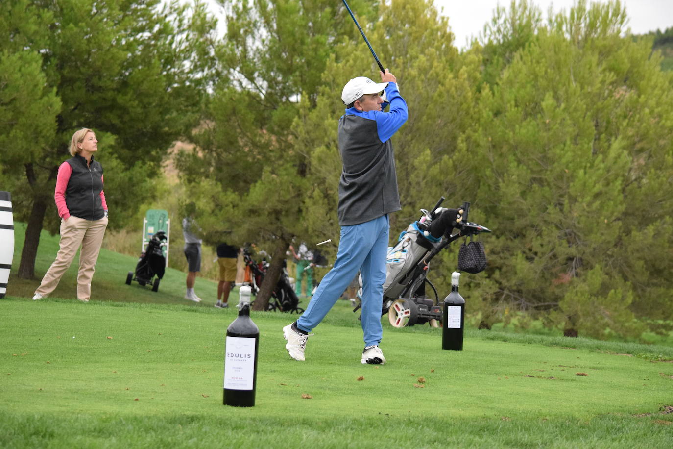 Los jugadores disfrutaron de una nueva jornada de golf en el Torneo Bodegas Altanza, de la Liga de Golf y Vino.