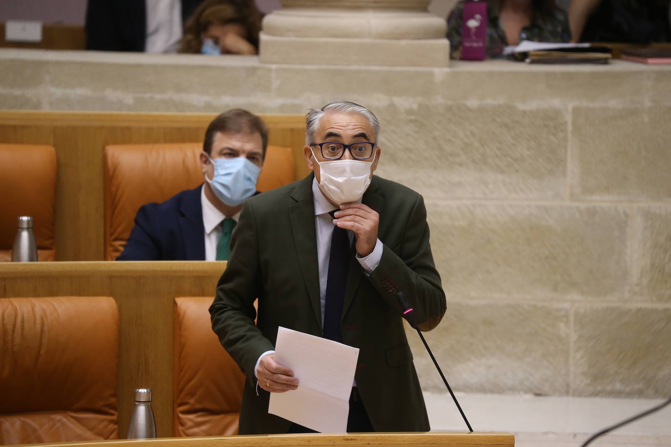 El COVID-19 ha sido el tema principal del Pleno del Parlamento del viernes. 