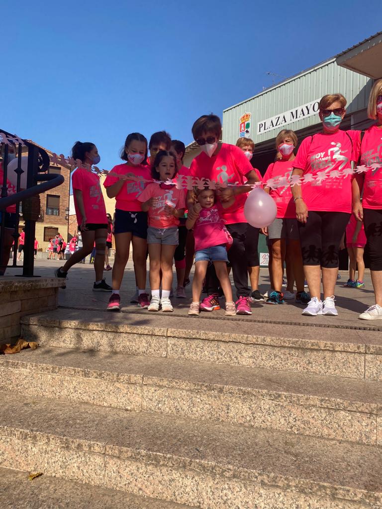 La cita ha estado organizada por el Ayuntamiento en colaboración con la AECC y la Ampa del colegio de la localidad