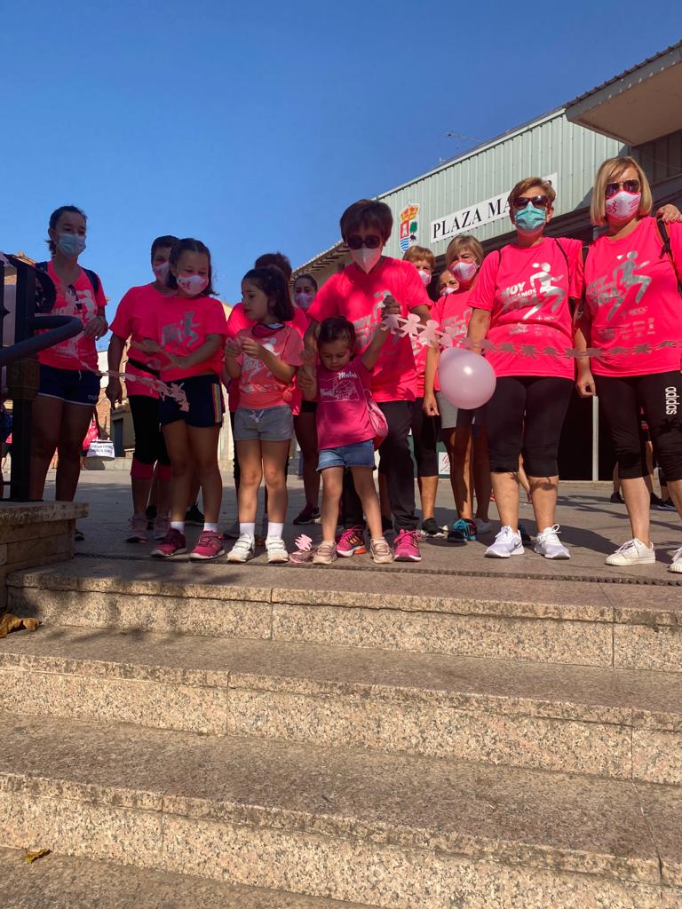 La cita ha estado organizada por el Ayuntamiento en colaboración con la AECC y la Ampa del colegio de la localidad