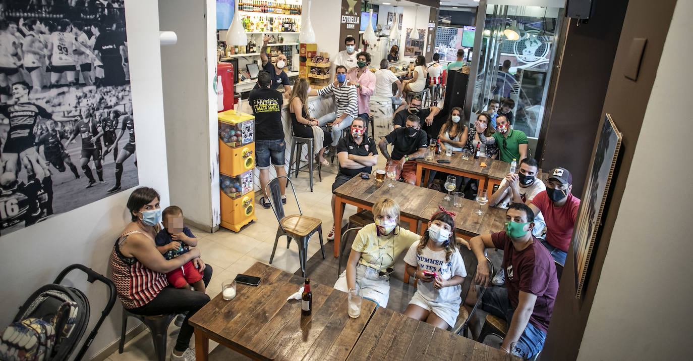 Fotos: La Rioja anima a la UDL en su debut liguero