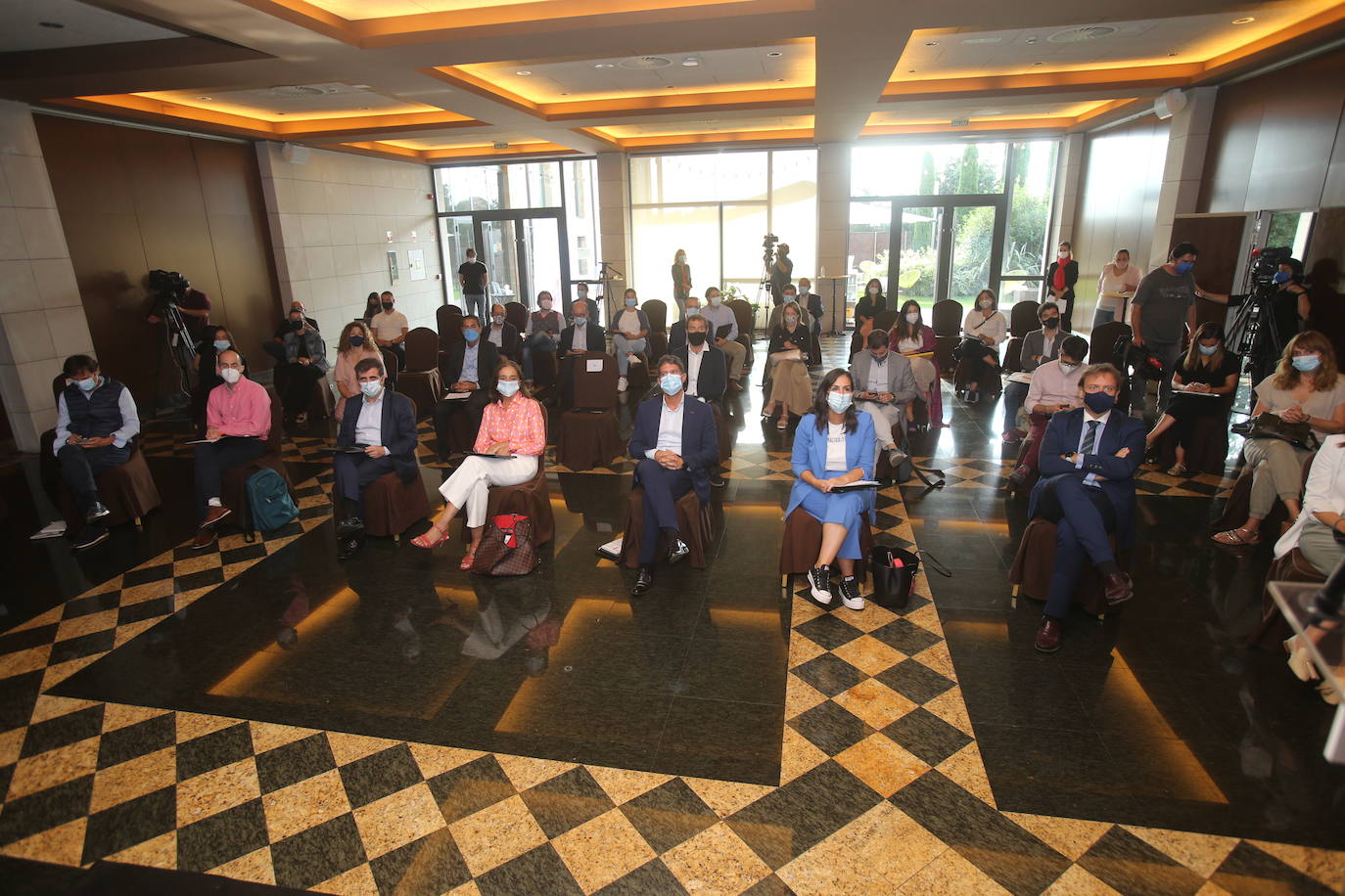 La jornada se ha centrado en las oportunidades ante las que se encuentra el sector del vino, con nuevos canales de comunicación con el cliente