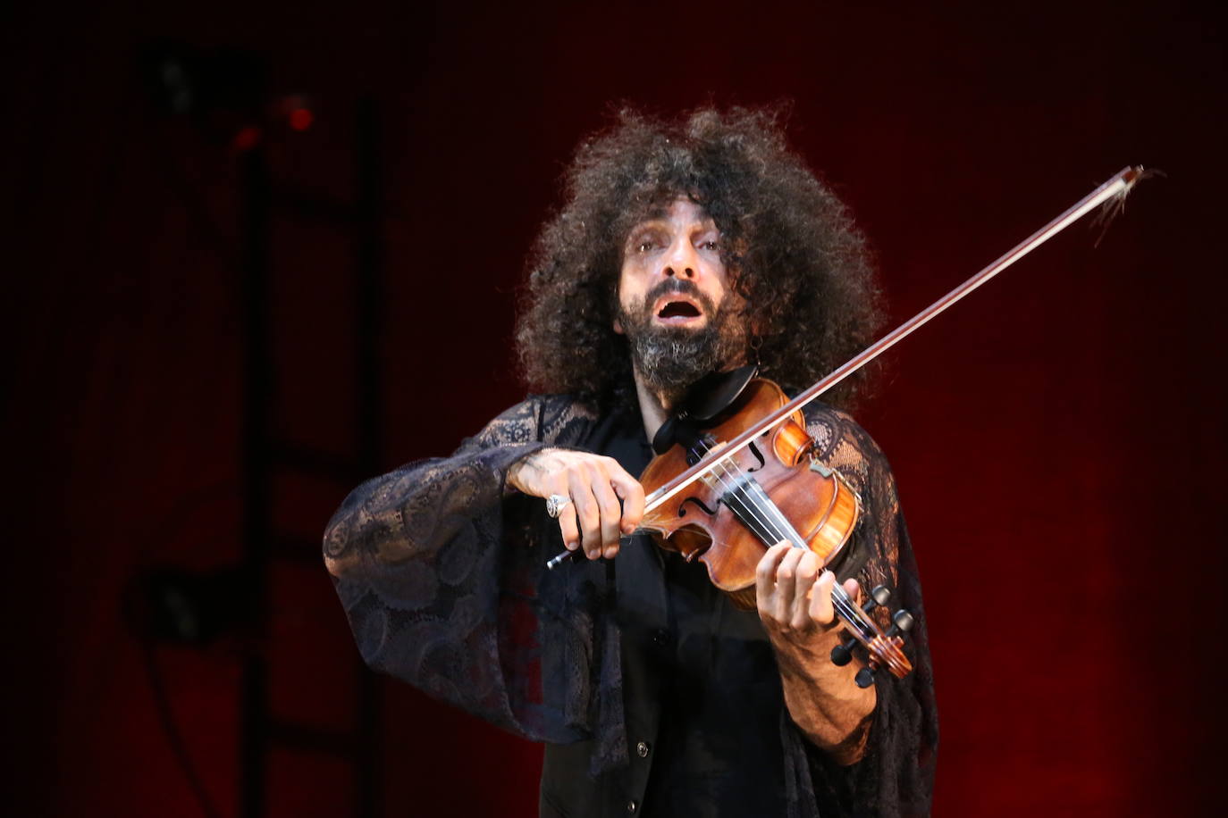 El violinista de origen libanés Ara Malikian cerró anoche en Riojafórum el minifestival 'Rioja en Vivo'.