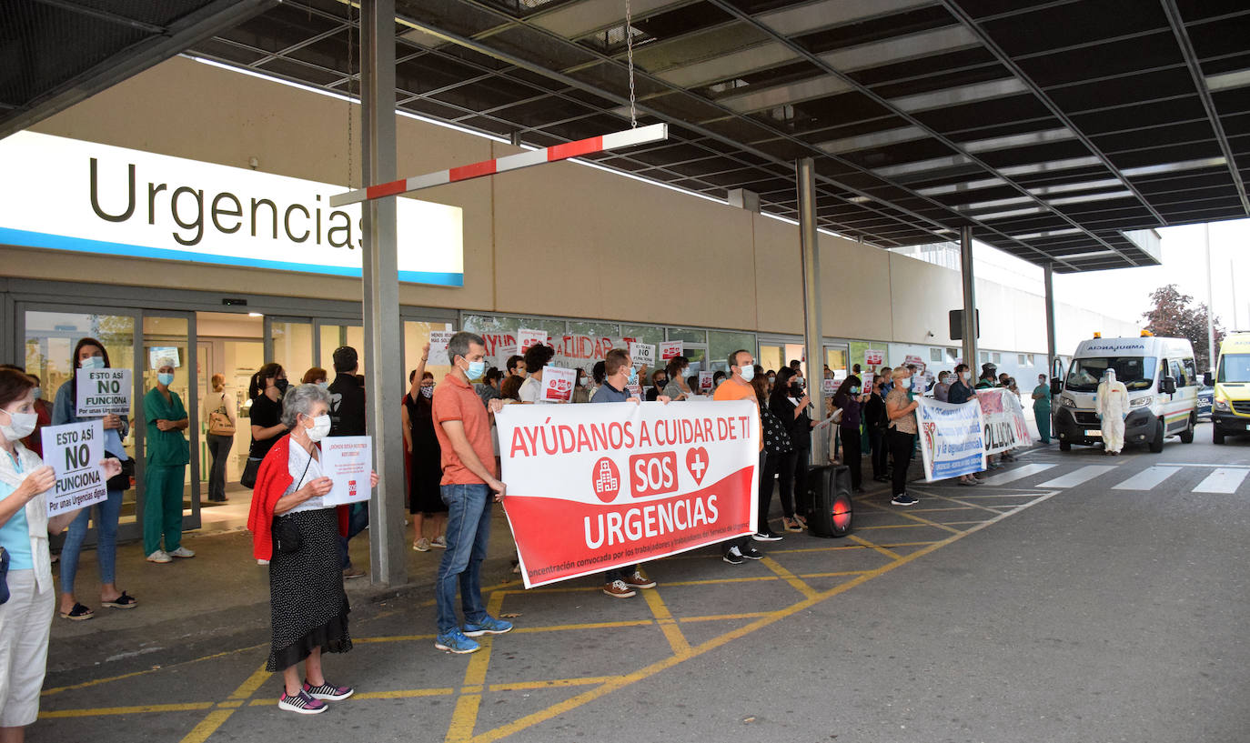 Fotos: Urgencias se concentra de nuevo para seguir exigiendo más personal y mejoras en el servicio