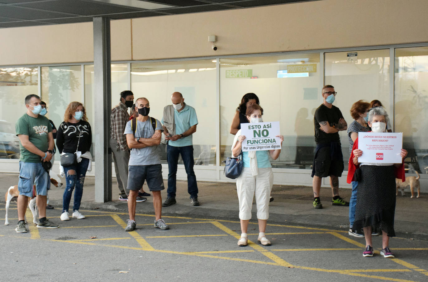 Fotos: Urgencias se concentra de nuevo para seguir exigiendo más personal y mejoras en el servicio