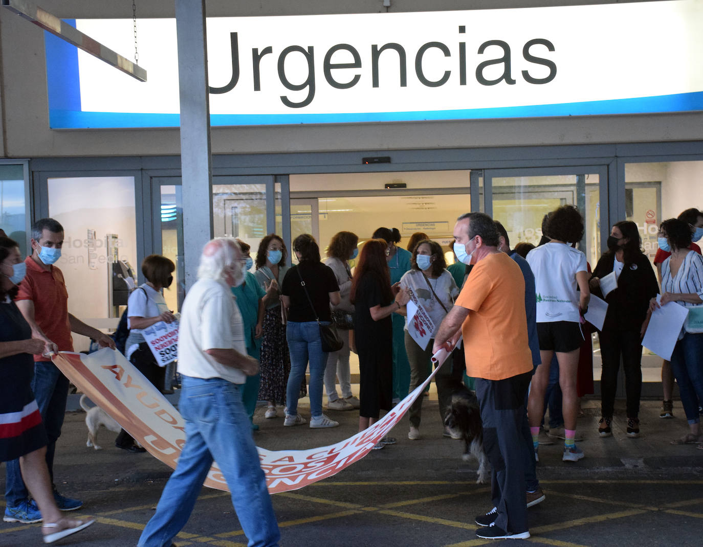 Fotos: Urgencias se concentra de nuevo para seguir exigiendo más personal y mejoras en el servicio