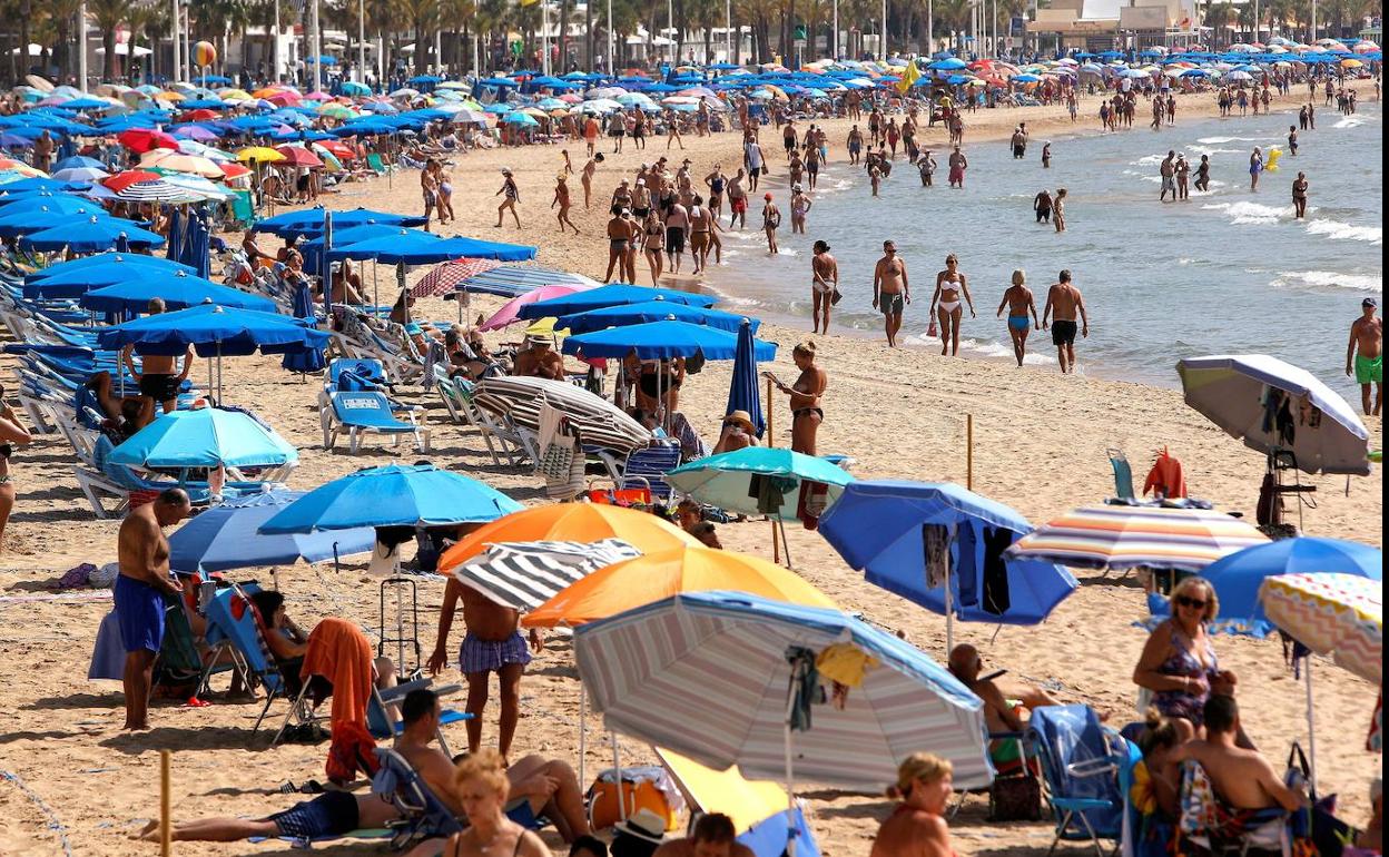 Una playa alicantina a mediados de este mes de septiembre 