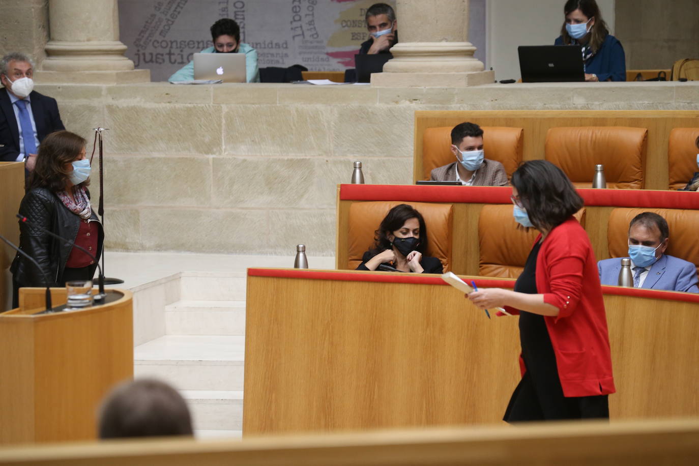 Celebración del pleno de septiembre en el Parlamento riojano.