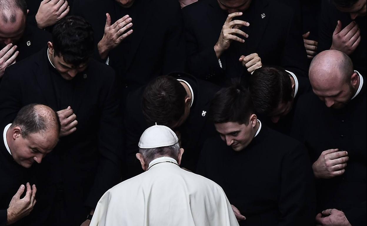 El papa Francisco durante la última audiencia en San Dámaso.