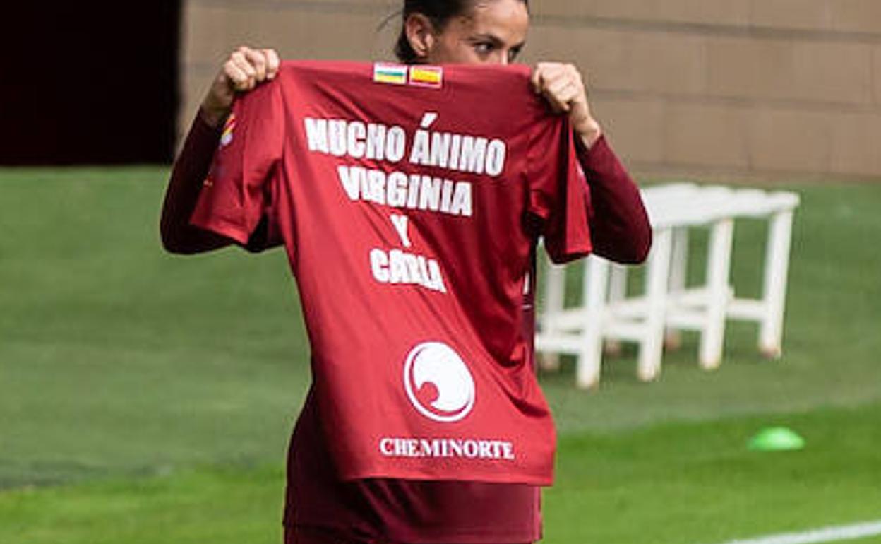 El momento en el que Olga García dedica el gol. 