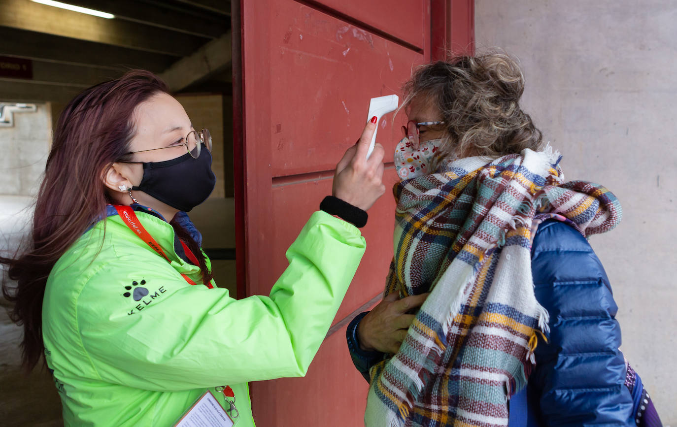Las riojanas abrieron la Primera Iberdrola en Las Gaunas perdiendo ante el Levante