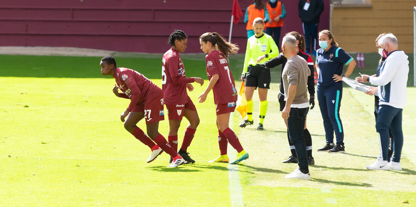 Las riojanas abrieron la Primera Iberdrola en Las Gaunas perdiendo ante el Levante