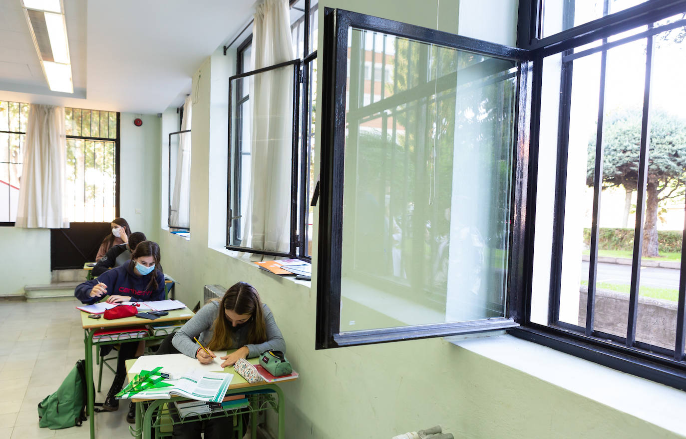 Crece la preocupación por la ventilación en los colegios riojanos por la amenaza de las diminutas gotitas de coronavirus en forma de aerosol