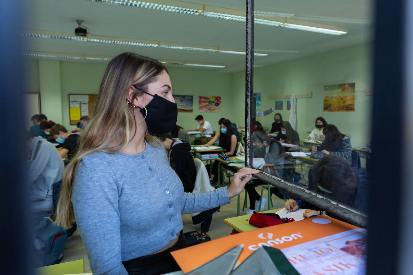 Crece la preocupación por la ventilación en los colegios riojanos por la amenaza de las diminutas gotitas de coronavirus en forma de aerosol