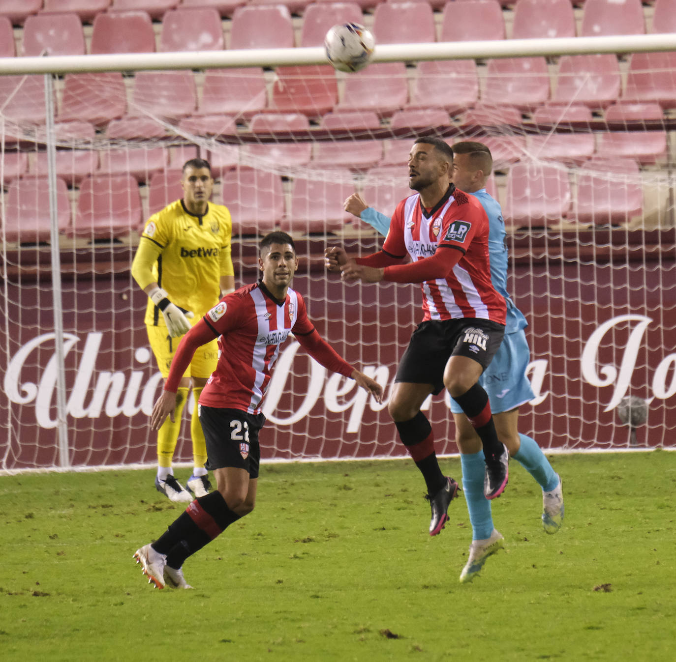 Los blanquirrojos han caído en Las Gaunas por culpa de un gol de Borja Bastón en el minuto 30