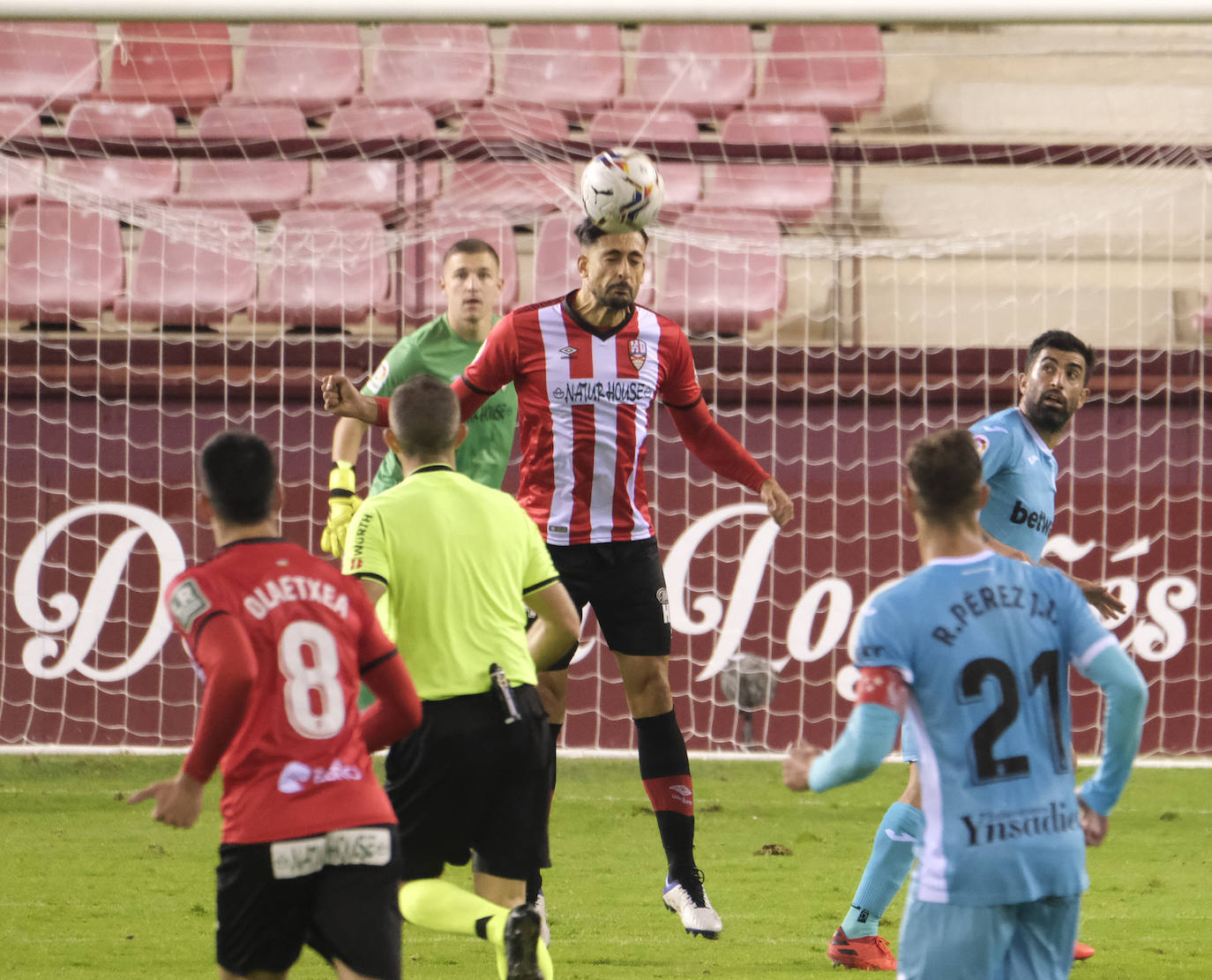 Los blanquirrojos han caído en Las Gaunas por culpa de un gol de Borja Bastón en el minuto 30