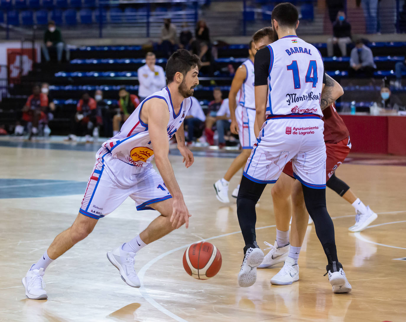 Los riojanos sucumbieron en el tramo final del duelo