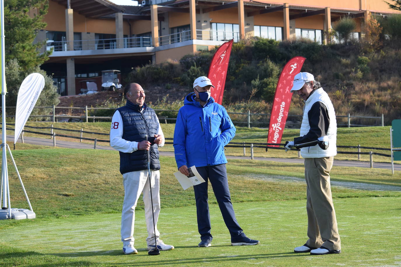 Los participantes en el Torneo de Golf Carlos Moro disfrutaron de un gran día de juego El Campo de Logroño.