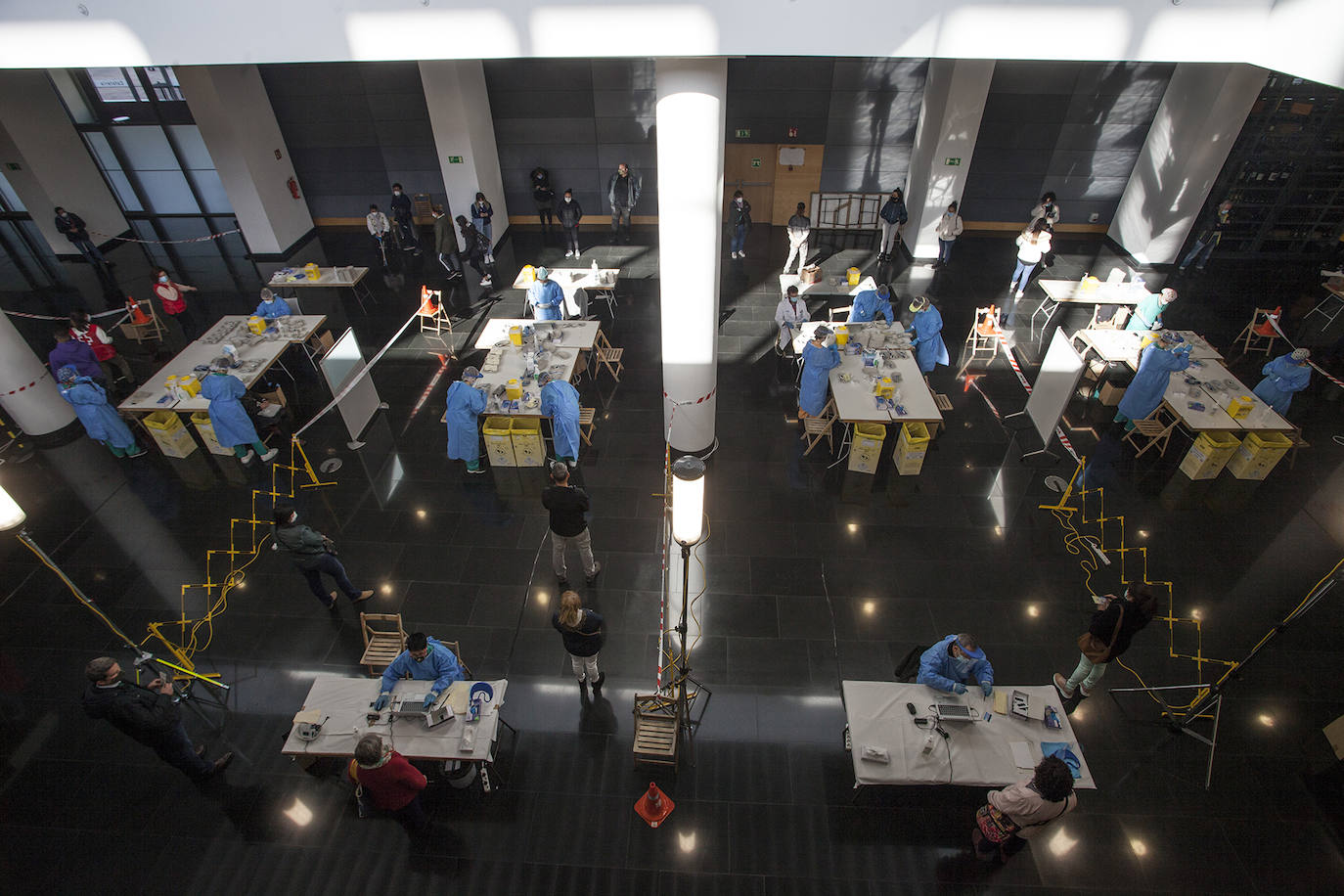 El cribado que se está realizando en Logroño para detecar asintomáticos por COVID-19 está generando largas colas desde el pasado viernes.