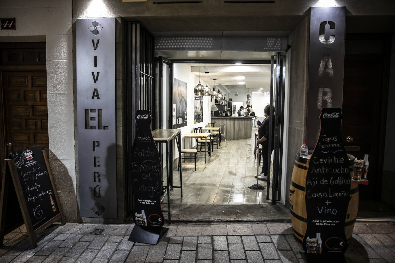 Fotos: La hostelería de Logroño baja la persiana a la hora marcada por el confinamiento