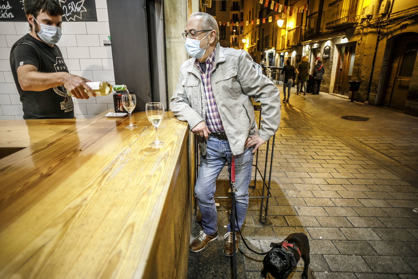 Fotos: La hostelería de Logroño baja la persiana a la hora marcada por el confinamiento