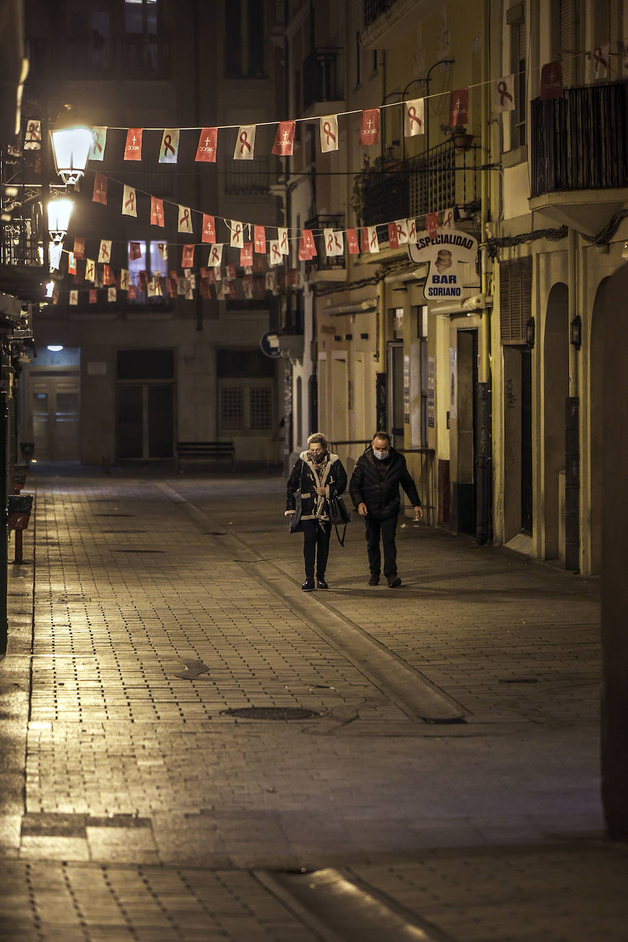 Fotos: La hostelería de Logroño baja la persiana a la hora marcada por el confinamiento