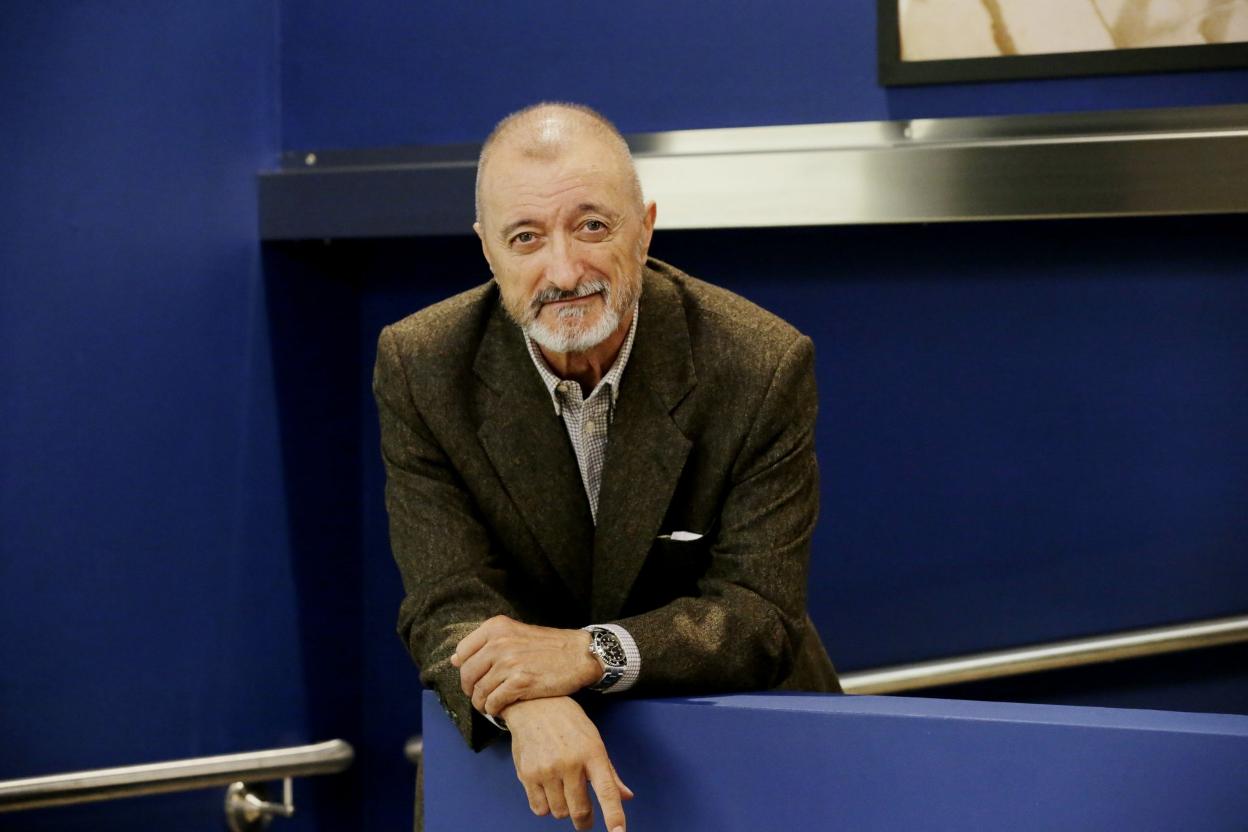 El escritor Arturo Pérez-Reverte. 