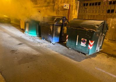 Imagen secundaria 1 - Disturbios en La Rioja: docenas de jóvenes queman contenedores y se enfrentan con la Policía en Haro