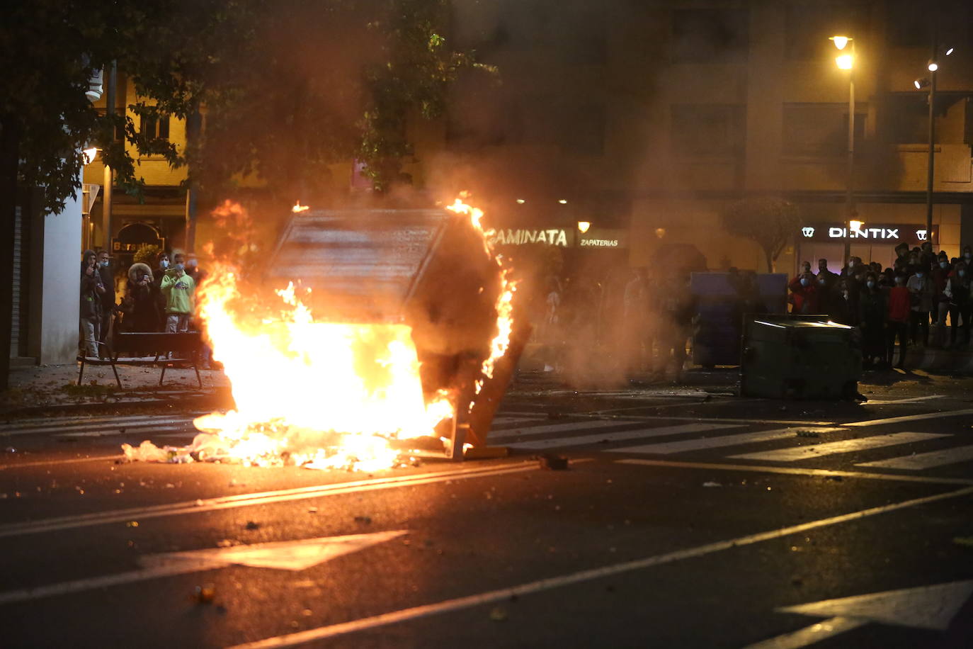 La capital riojana ha vivido este sábado una tensa jornada