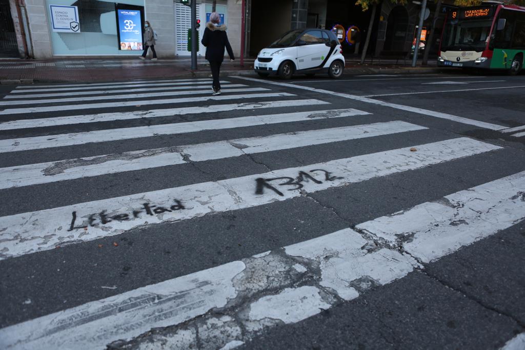 Fotos: El centro de Logroño despiera incrédulo tras la noche de destrozos y saqueos