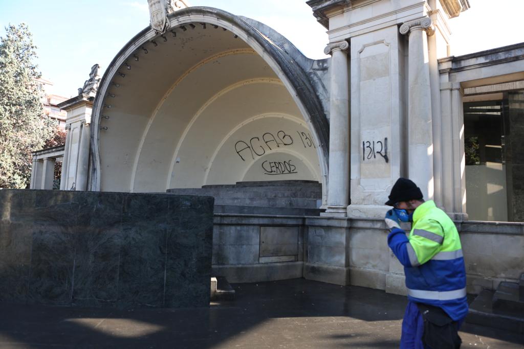 Fotos: El centro de Logroño despiera incrédulo tras la noche de destrozos y saqueos