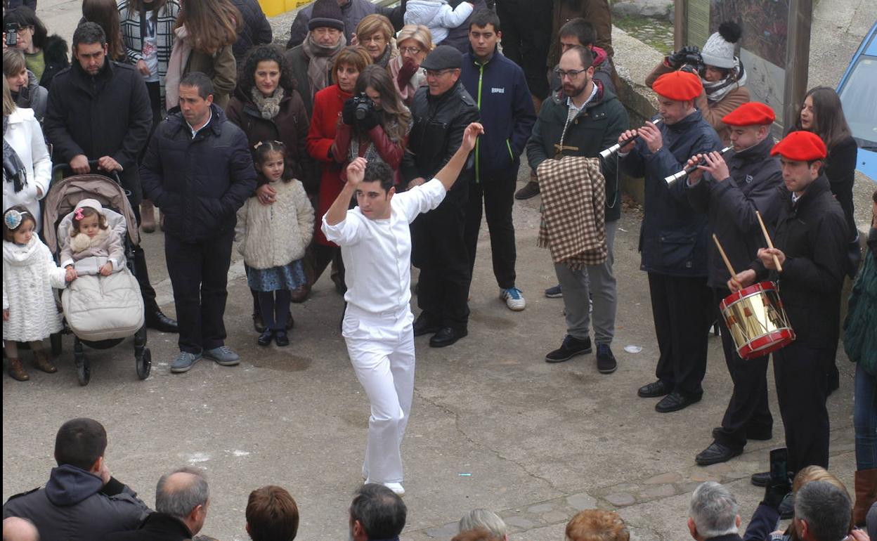 El baile del brindis que se realiza el día de Año Nuevo. 