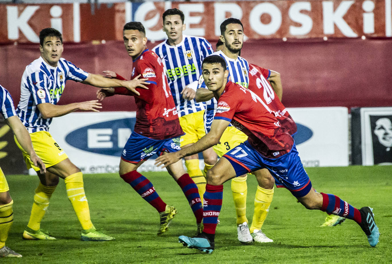 Los riojabajeños se sitúan líderes tras ganar al bloque navarro con un gol de Fran Sota